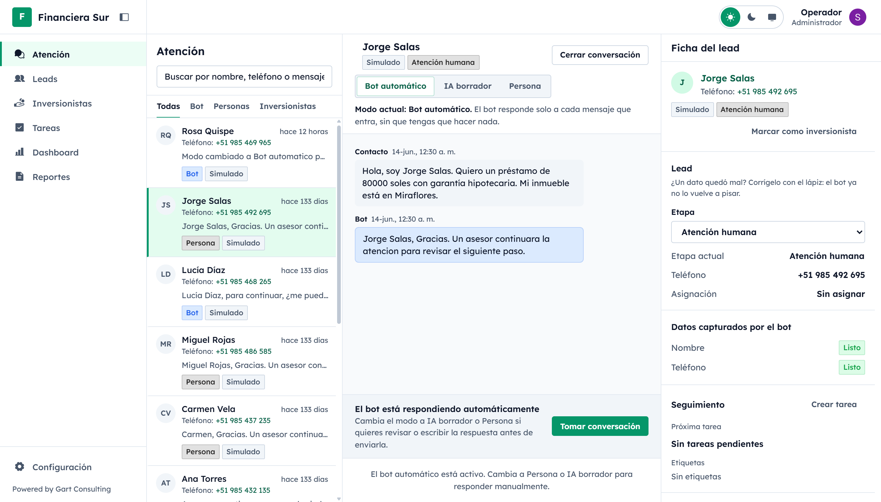 Workspace de Atención del CRM: bandeja de solicitudes, chat y ficha del lead